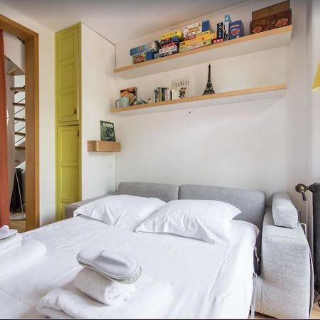 Paris Petit Appartement Lumineux Et Atypique Luaran gambar