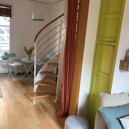 Paris Petit Appartement Lumineux Et Atypique Luaran gambar
