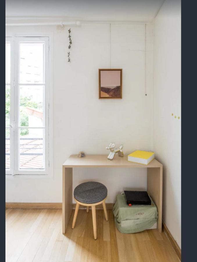 Paris Petit Appartement Lumineux Et Atypique Luaran gambar