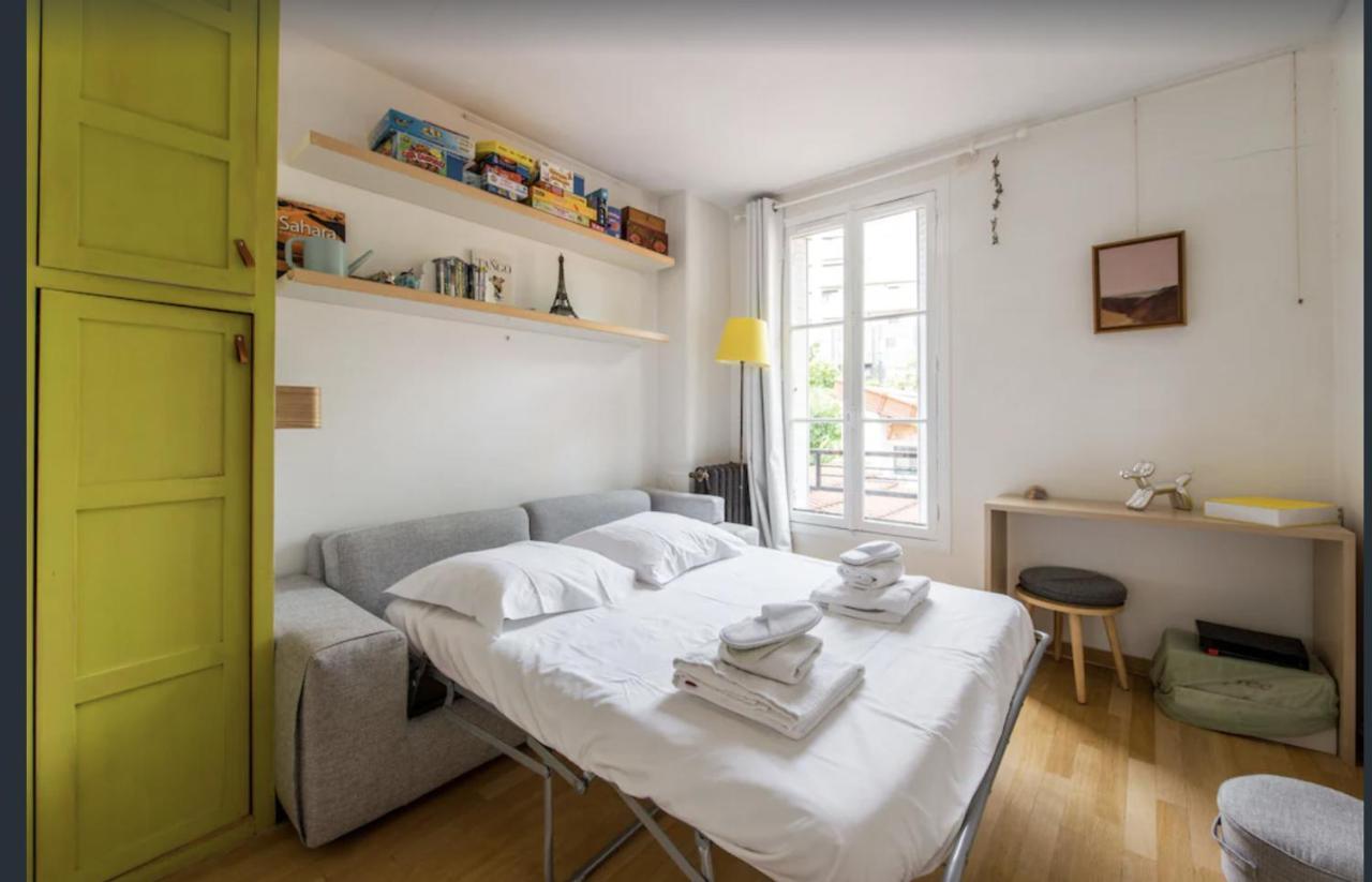 Paris Petit Appartement Lumineux Et Atypique Luaran gambar
