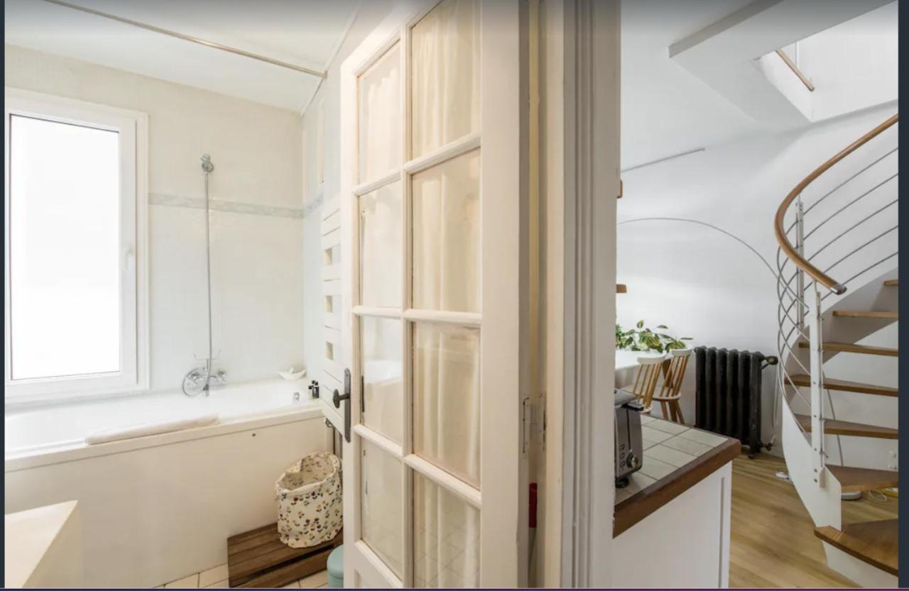 Paris Petit Appartement Lumineux Et Atypique Luaran gambar