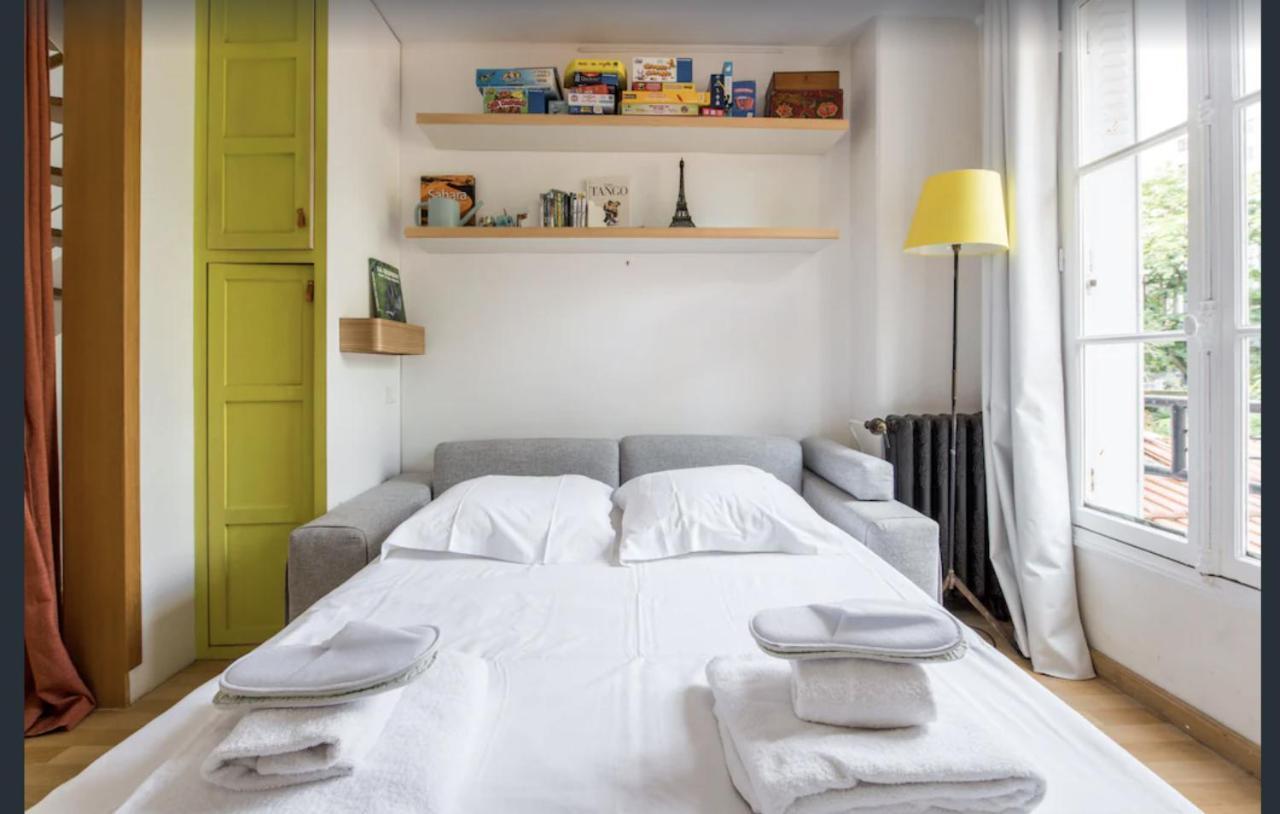 Paris Petit Appartement Lumineux Et Atypique Luaran gambar