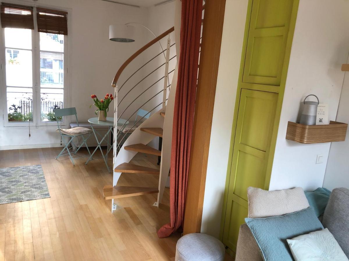 Paris Petit Appartement Lumineux Et Atypique Luaran gambar